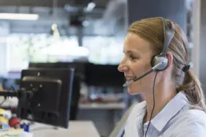female support phone operator